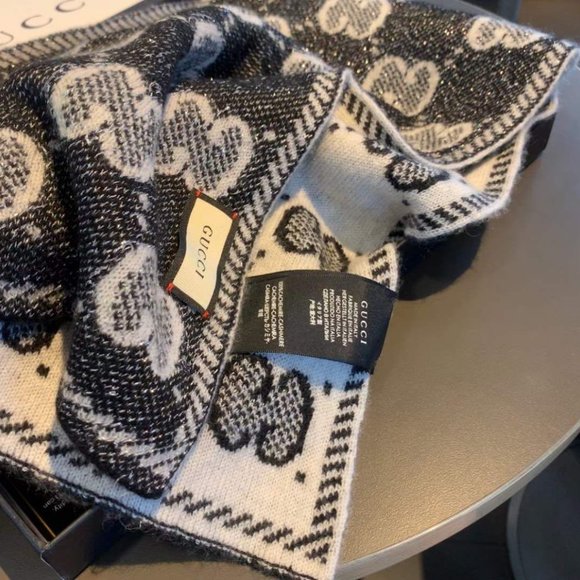 💎✨AUTHENTIC✨💎Gucci scarf - Picture 5 of 8